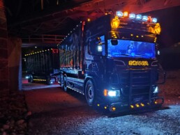 Faszination Modellbau Internationale Leitmesse für Modellbahnen und Modellbau Bild Truck Nachtfahren FN 2022 01 scaled uai