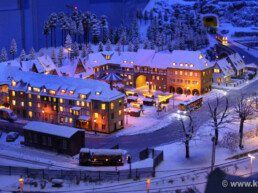 Faszination Modellbau Internationale Leitmesse für Modellbahnen und Modellbau FN2023 Spur H0 Borkenhagen Winter in Kufenau 01 scaled uai