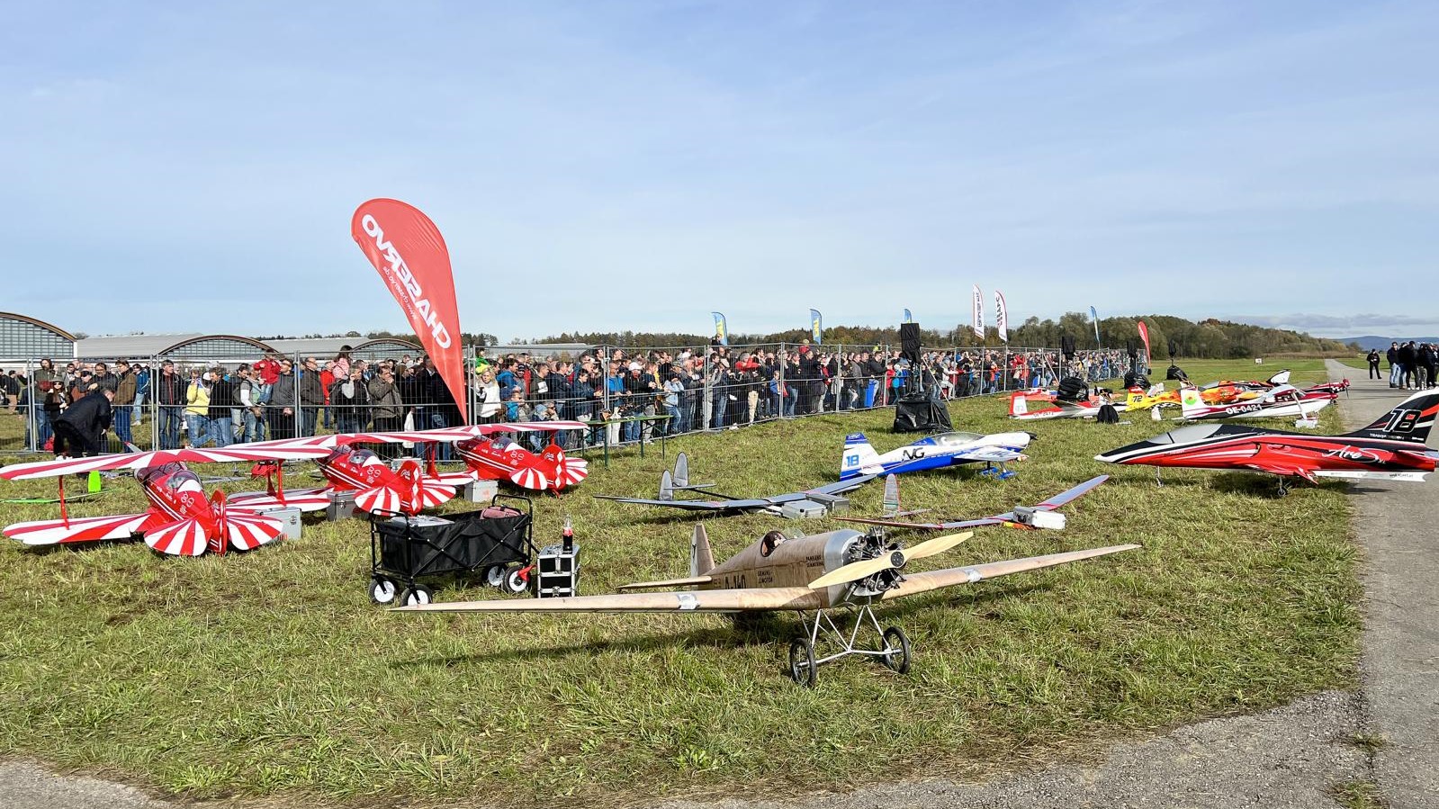 Faszination Modellbau Internationale Leitmesse für Modellbahnen und Modellbau Flugschau StarsdesJahres 2022 01 16zu9