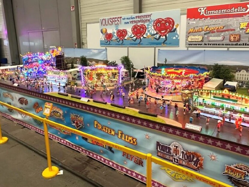 Faszination Modellbau Internationale Leitmesse für Modellbahnen und Modellbau FN2026 Kirmes Kirmesanlage XL 01 uai Faszination Modellbau Internationale Leitmesse für Modellbahnen und Modellbau FN2026 Kirmes Kirmesanlage XL 01 uai