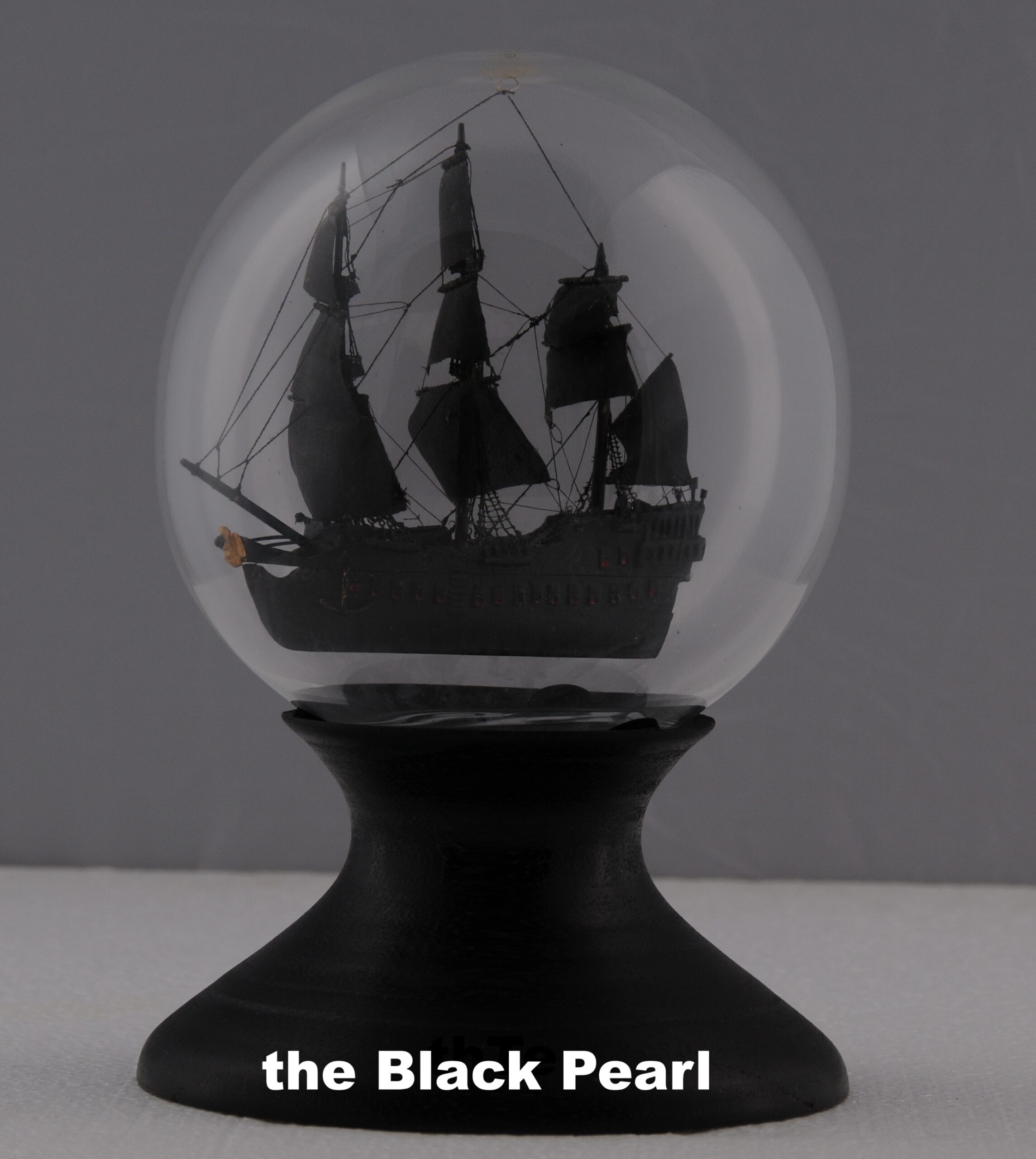 Faszination Modellbau Internationale Leitmesse für Modellbahnen und Modellbau Gluehbirnenmodell Black Pearl scaled Faszination Modellbau Internationale Leitmesse für Modellbahnen und Modellbau Gluehbirnenmodell Black Pearl scaled