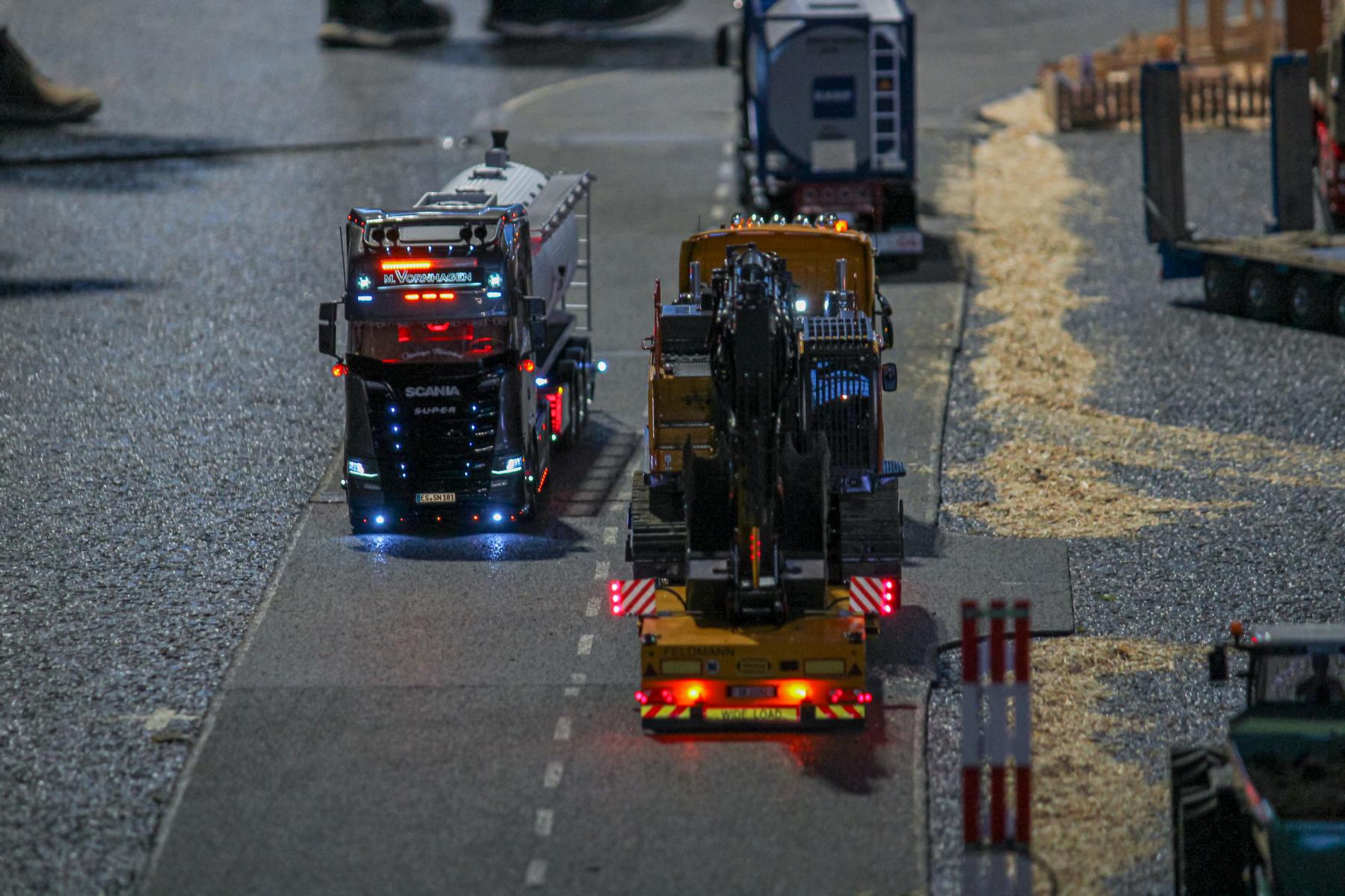 Faszination Modellbau Internationale Leitmesse für Modellbahnen und Modellbau Truck Nachtfahren 3 Faszination Modellbau Internationale Leitmesse für Modellbahnen und Modellbau Truck Nachtfahren 3